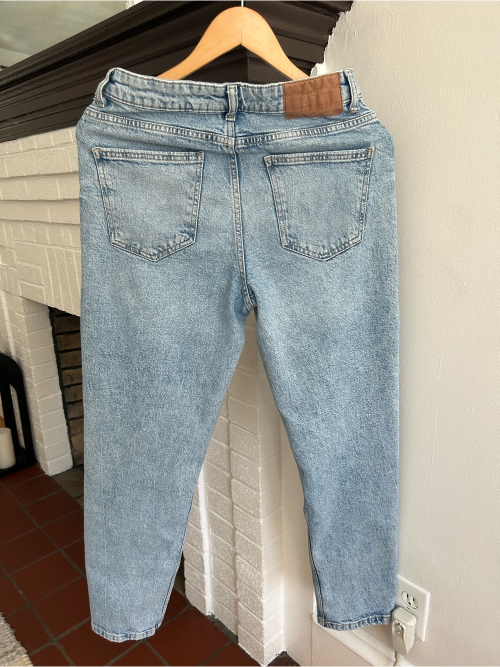 Zara Light Wash Boyfriend Jeans - Pale Blue - Picture 6 of 6